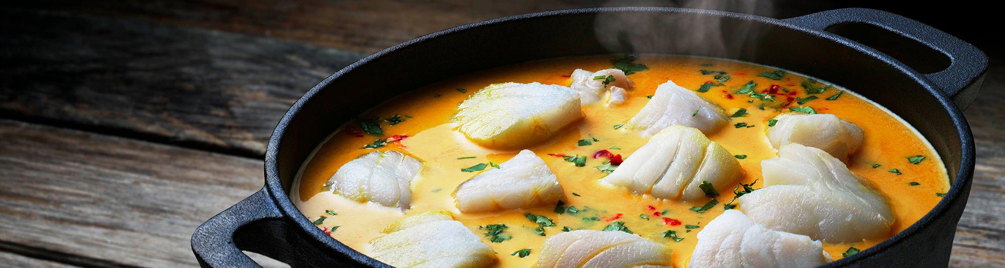 Fransk fisksoppa fiskgryta med torsk saffran fänkål