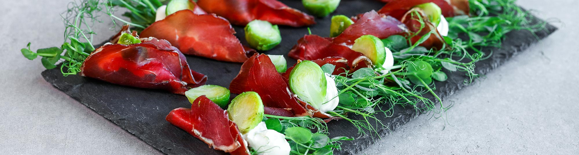 Fylld bresaola med getostkräm