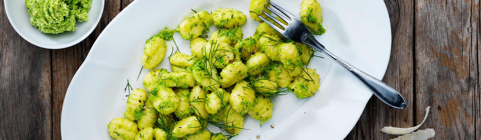 Gnocchi med grönt ärtörtsmör
