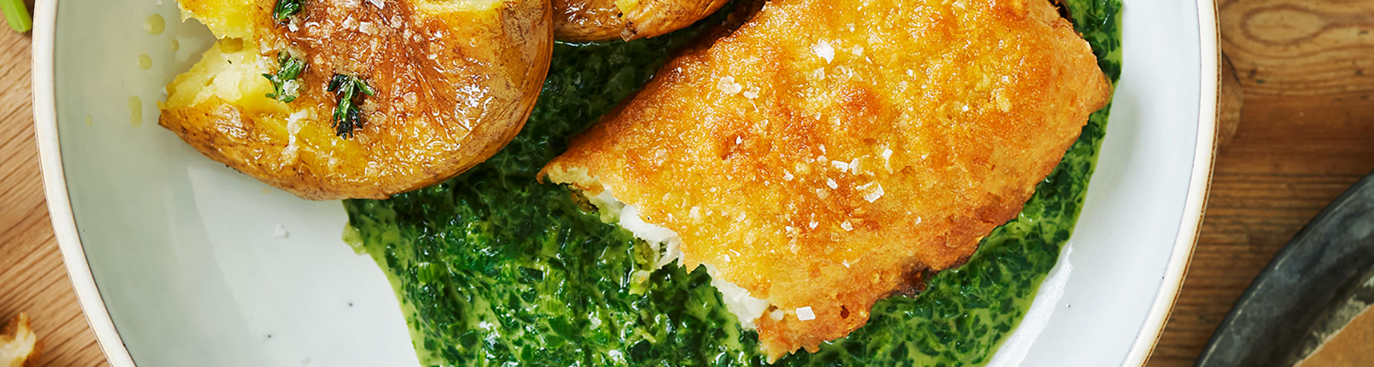 Fish & Crisp med stuvad spenat & krossad potatis