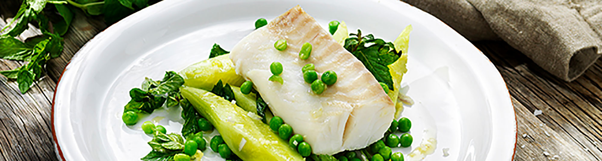 Ugnsbakad torskrygg med varm sallad