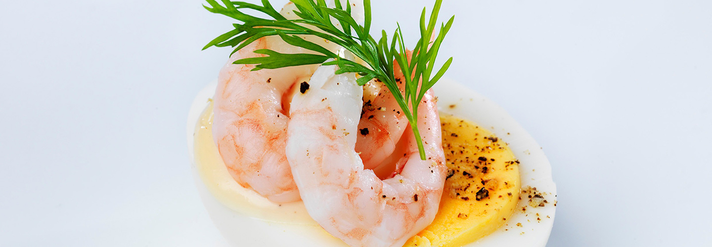 Klassiskt goda garnerade ägghalvor