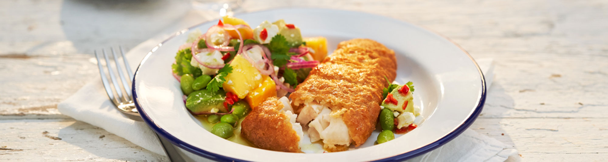 Fish and Crisp med mango och sojabönor