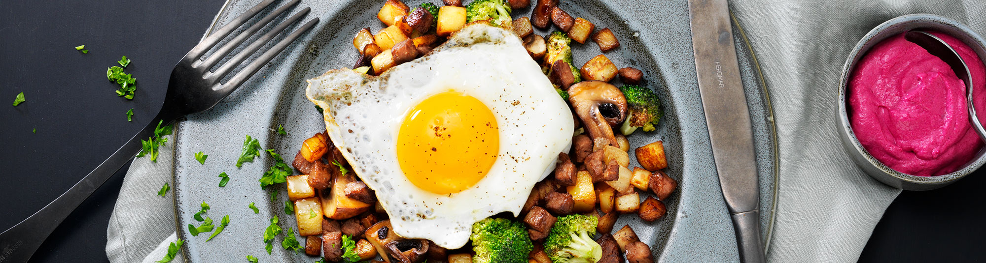 Oxpytt med stekt skogschampinjon & råstekta broccolibuketter 