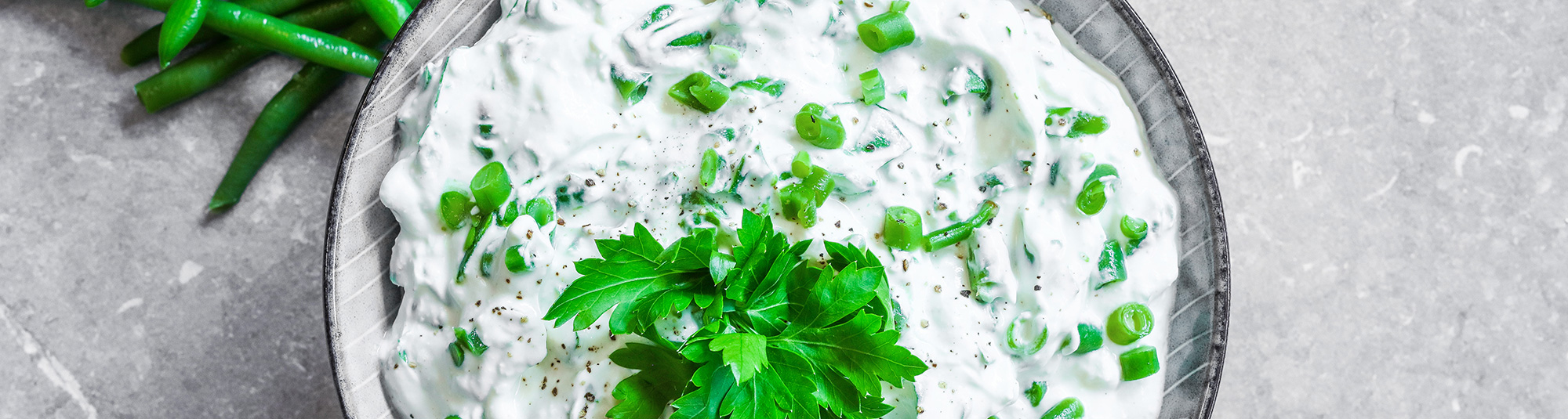 Yoghurtsås med haricots verts 