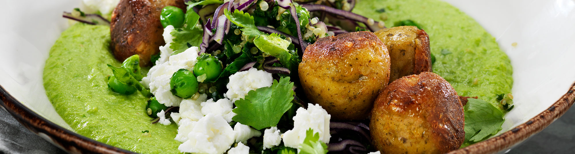 Falafel med ärthummus och feta