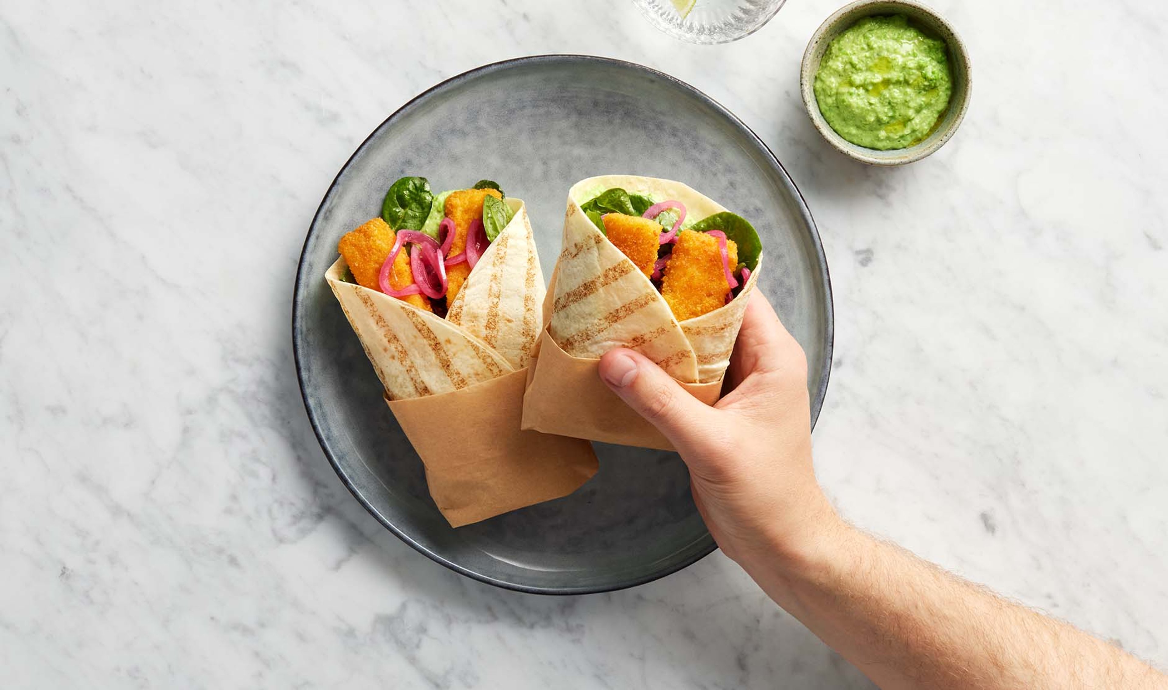 1880x1112 Wrap med hummus.jpg