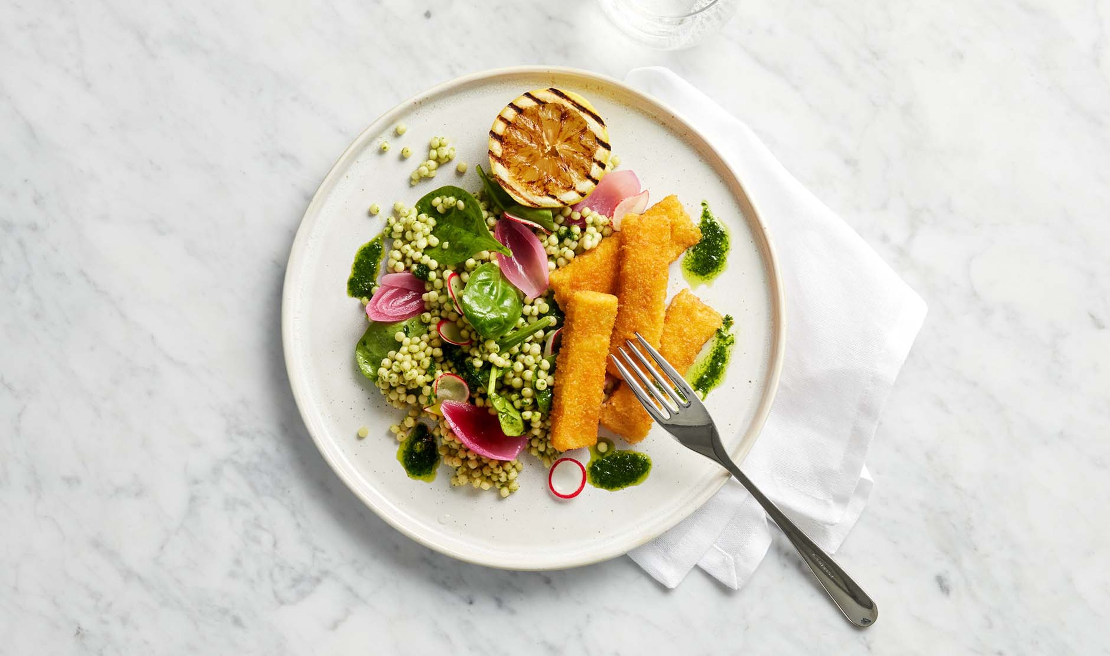 1880x1112 Fiskpinnar med parlcoucous.jpg