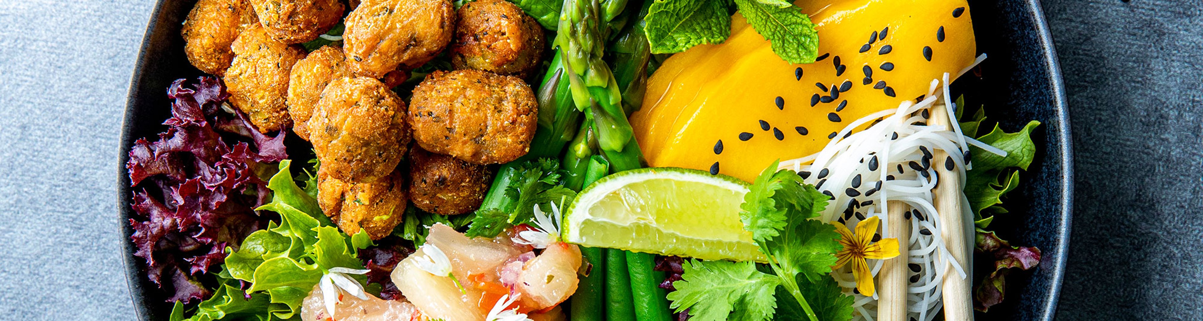 falafel-bowl-med-avokado-mango-2000x535.jpg